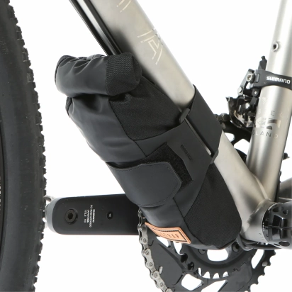 DOWNTUBE BAG 1.2L BLACK RESTRAP