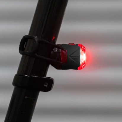 SVJETLO STRAŽNJE FEMTO USB C DRIVE BLACK LEZYNE
