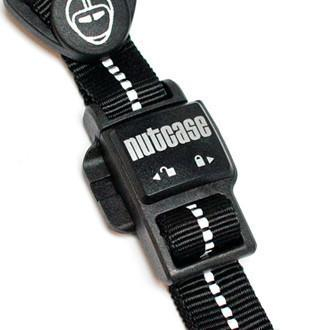 HELMET VARSITY STRIPE NUTCASE M (56cm-60cm)